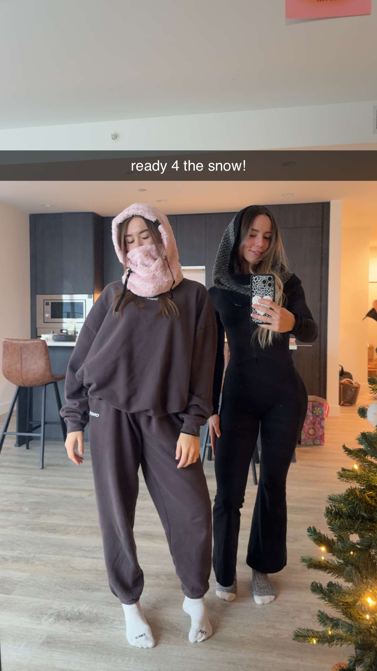 meelahrobbins snapchat image archive image