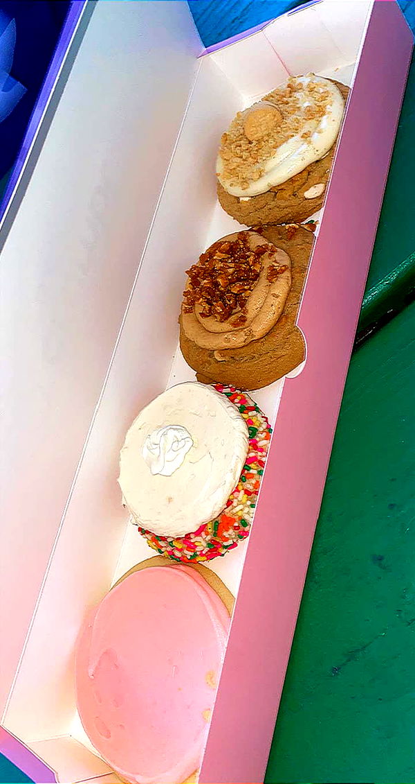 mia_sweitz image ~ Altpins