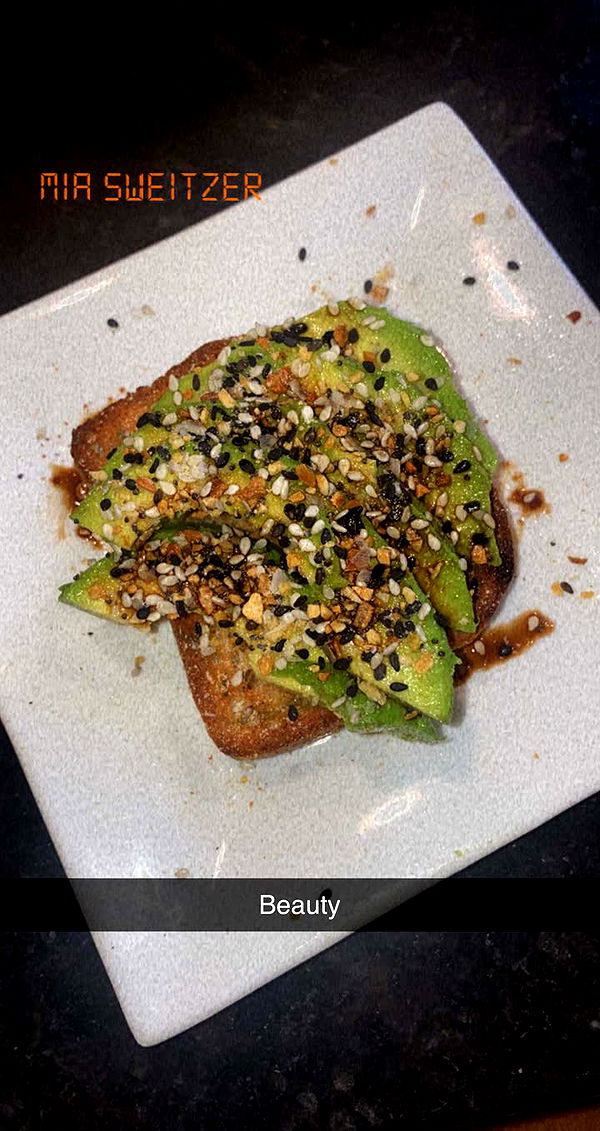 mia_sweitz image ~ Altpins