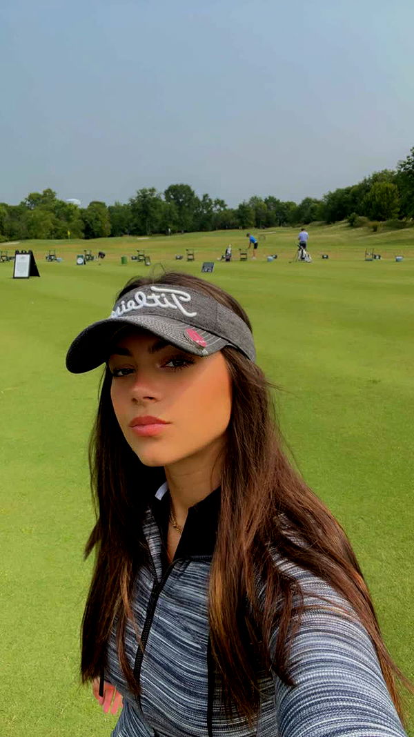 mia_sweitz image ~ Altpins