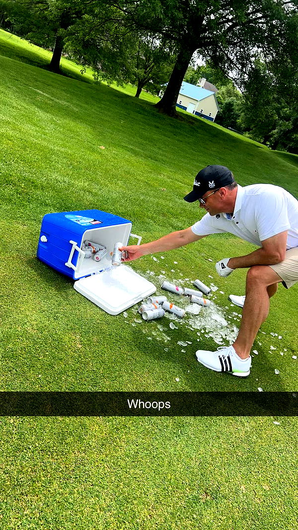 mia_sweitz image ~ Altpins