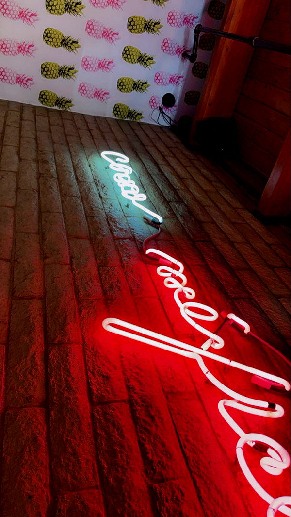 mia_sweitz image ~ Altpins