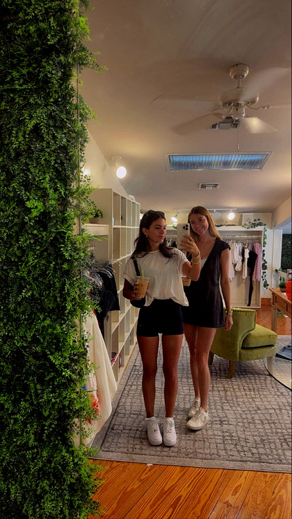 mia_sweitz image ~ Altpins