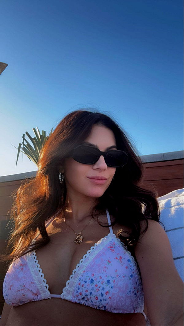 mia_sweitz image ~ Altpins