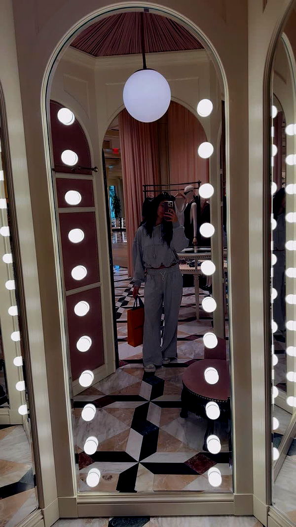 mia_sweitz image ~ Altpins