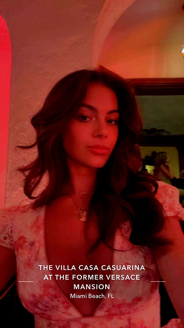 mia_sweitz image ~ Altpins