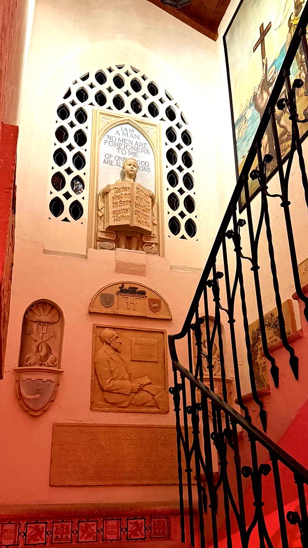 mia_sweitz image ~ Altpins