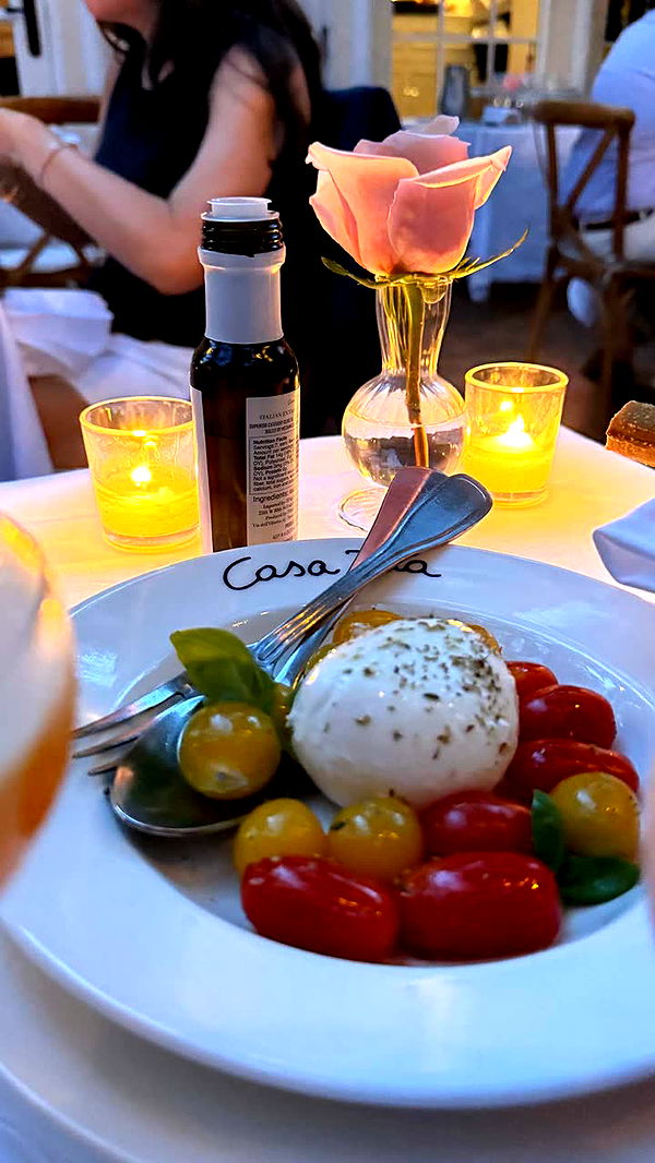 mia_sweitz image ~ Altpins