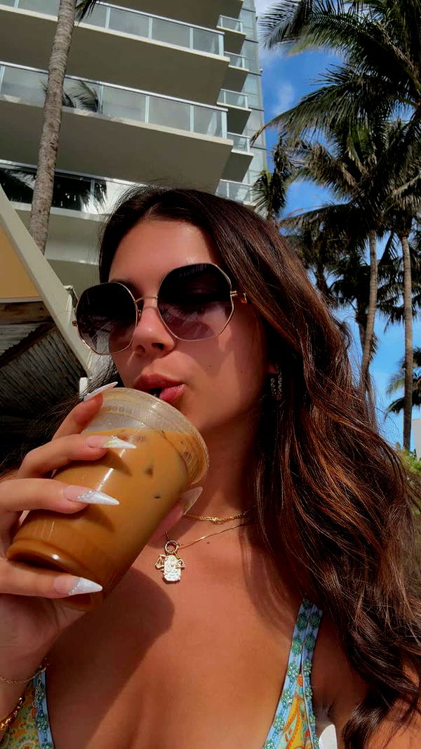 mia_sweitz image ~ Altpins