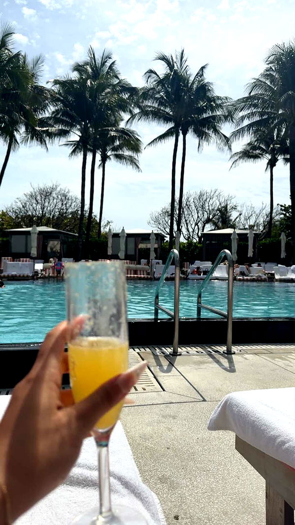 mia_sweitz image ~ Altpins