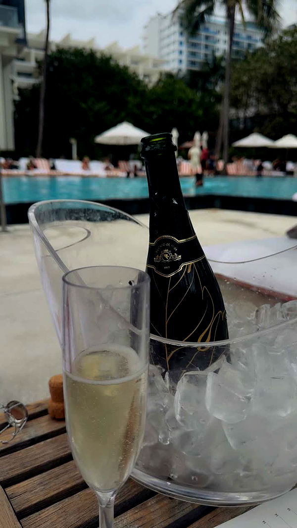 mia_sweitz image ~ Altpins