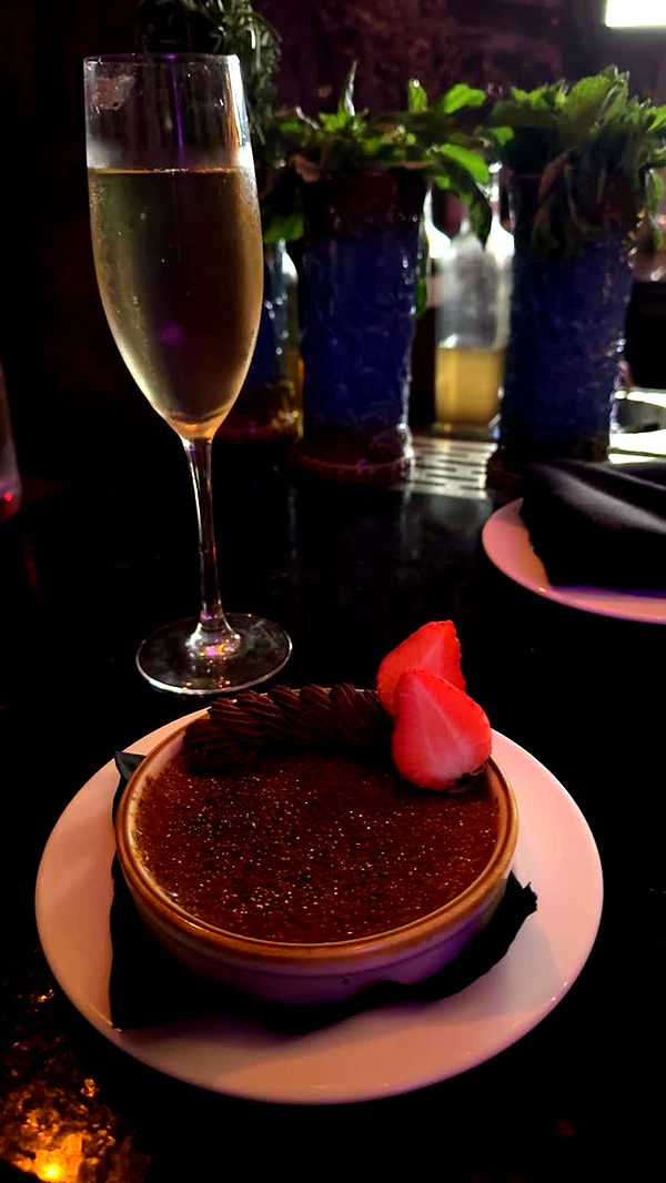 mia_sweitz image ~ Altpins