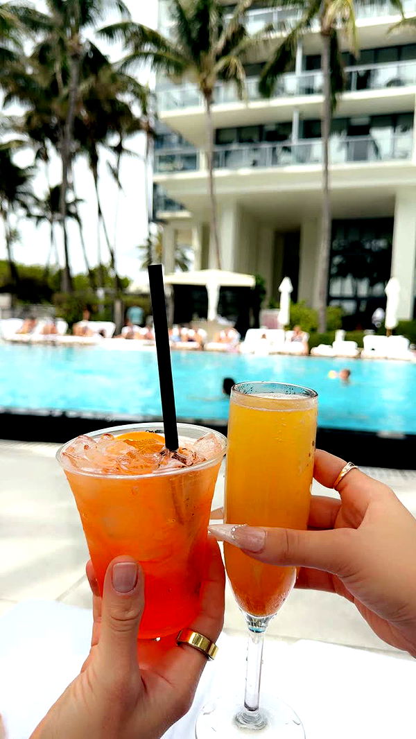 mia_sweitz image ~ Altpins