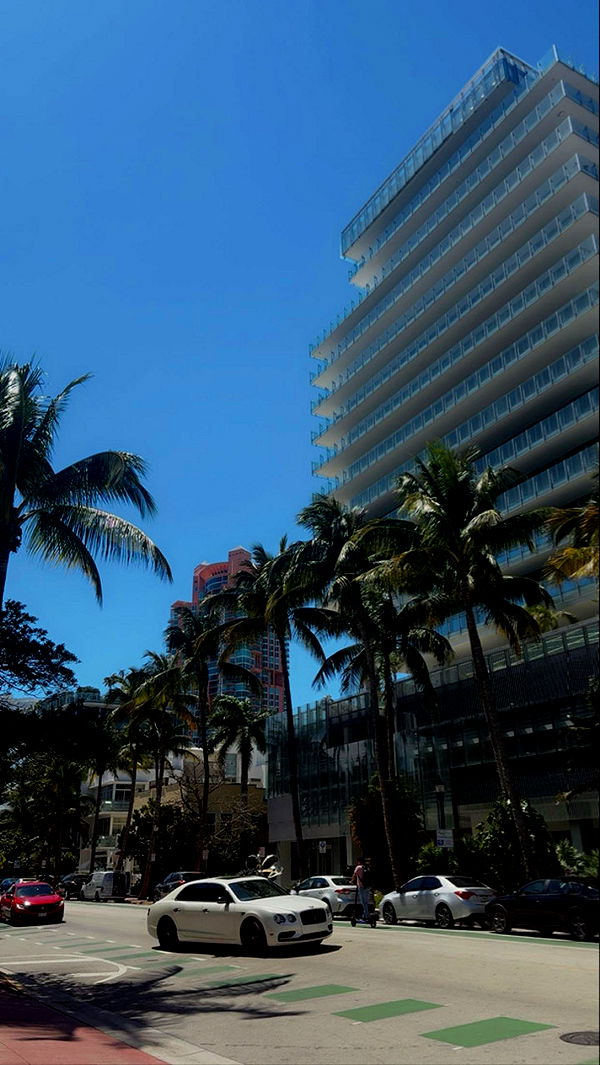 mia_sweitz image ~ Altpins