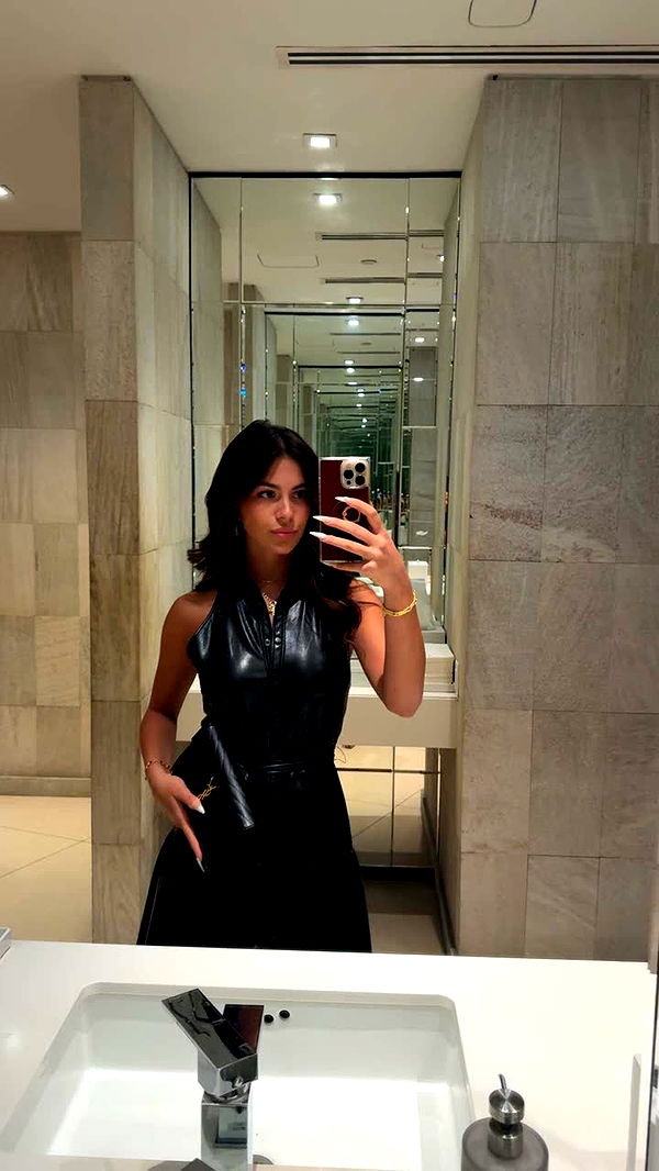 mia_sweitz image ~ Altpins