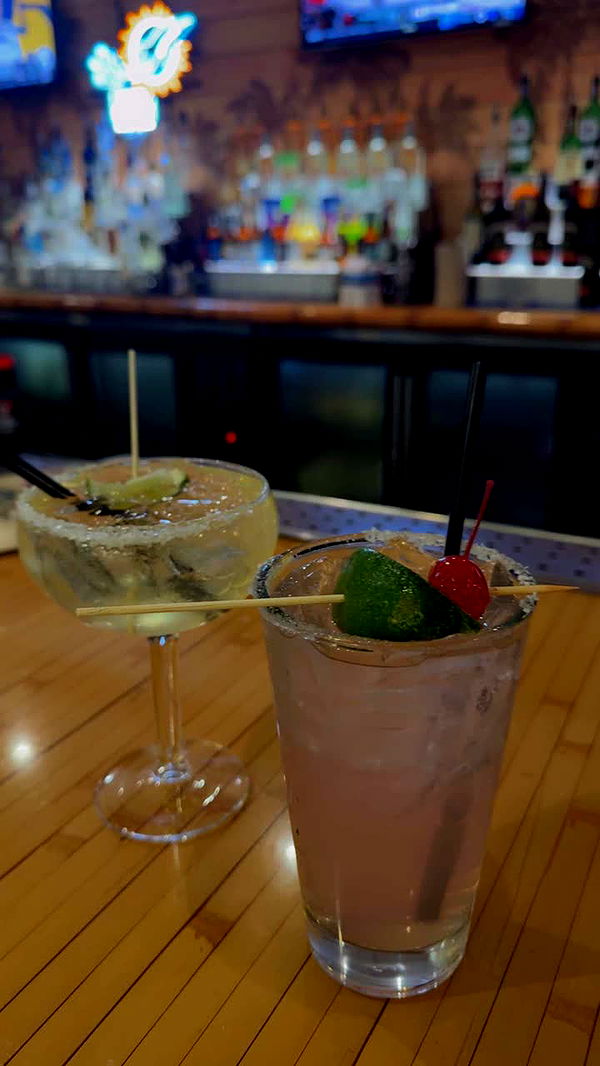 mia_sweitz image ~ Altpins