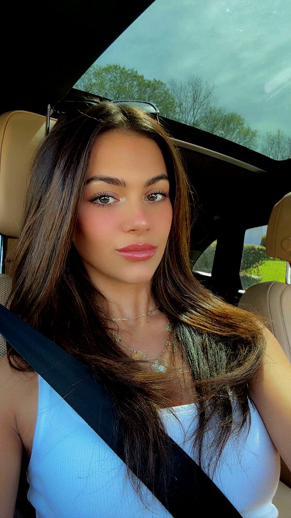 mia_sweitz image ~ Altpins