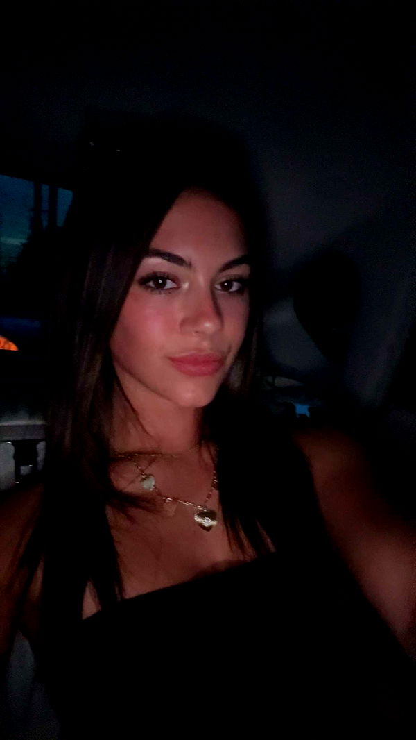 mia_sweitz image ~ Altpins