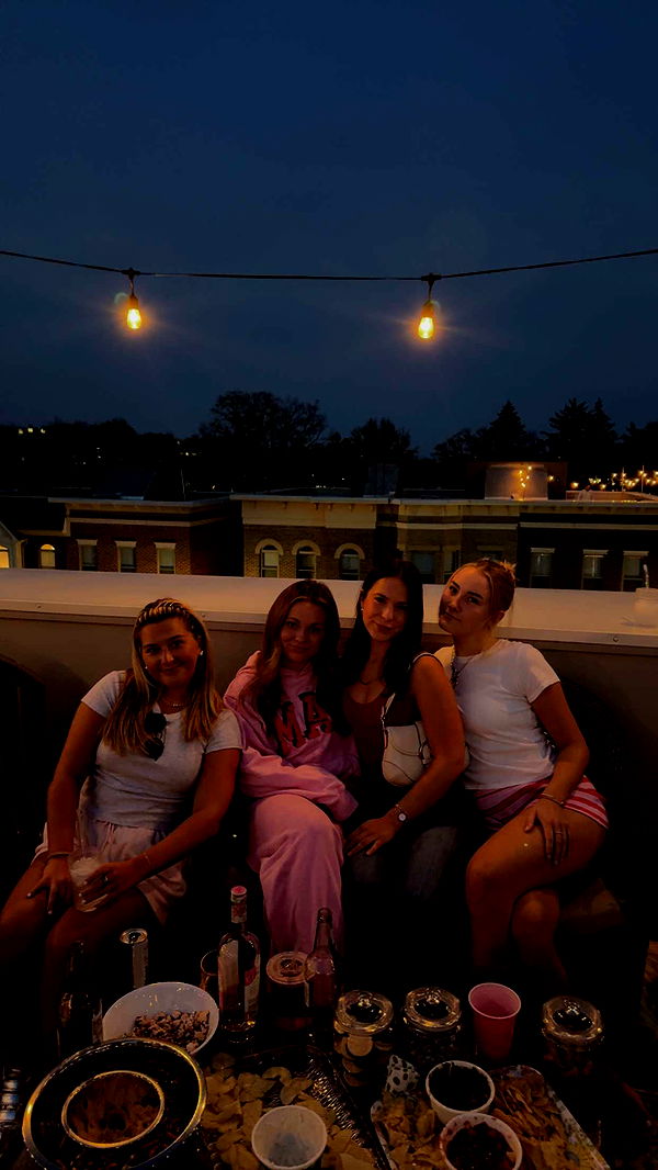 mia_sweitz image ~ Altpins