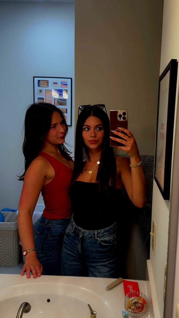 mia_sweitz image ~ Altpins