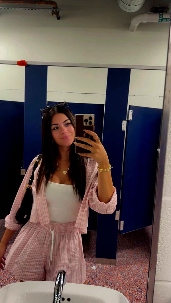 mia_sweitz image ~ Altpins