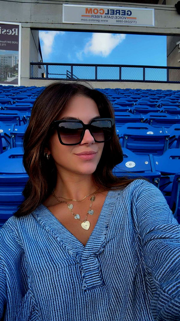 mia_sweitz image ~ Altpins