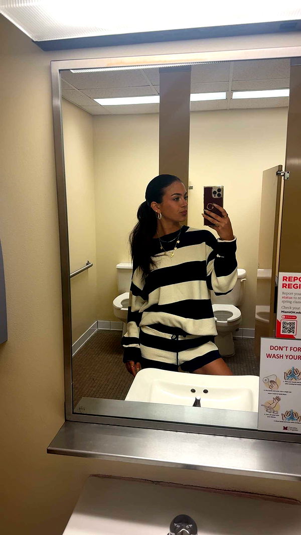 mia_sweitz image ~ Altpins