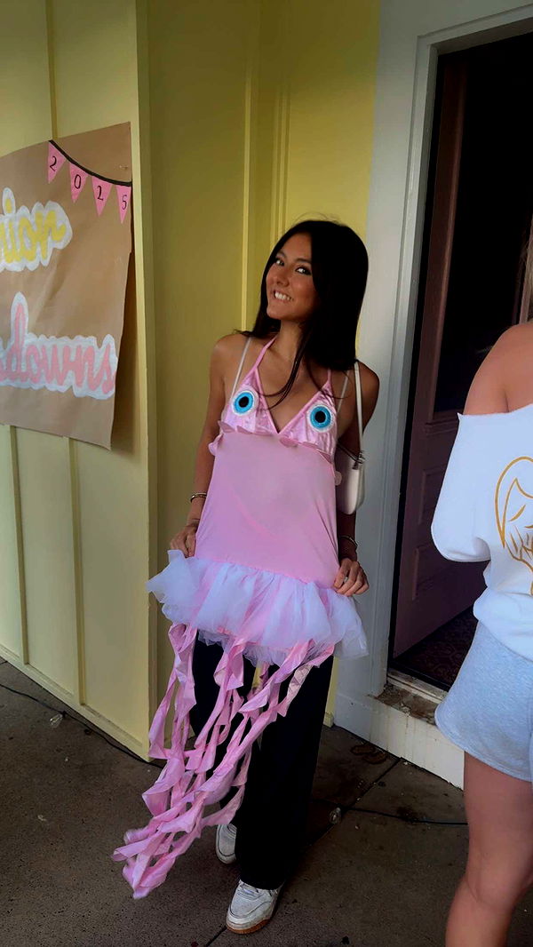 mia_sweitz image ~ Altpins