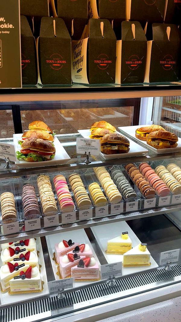 mia_sweitz image ~ Altpins