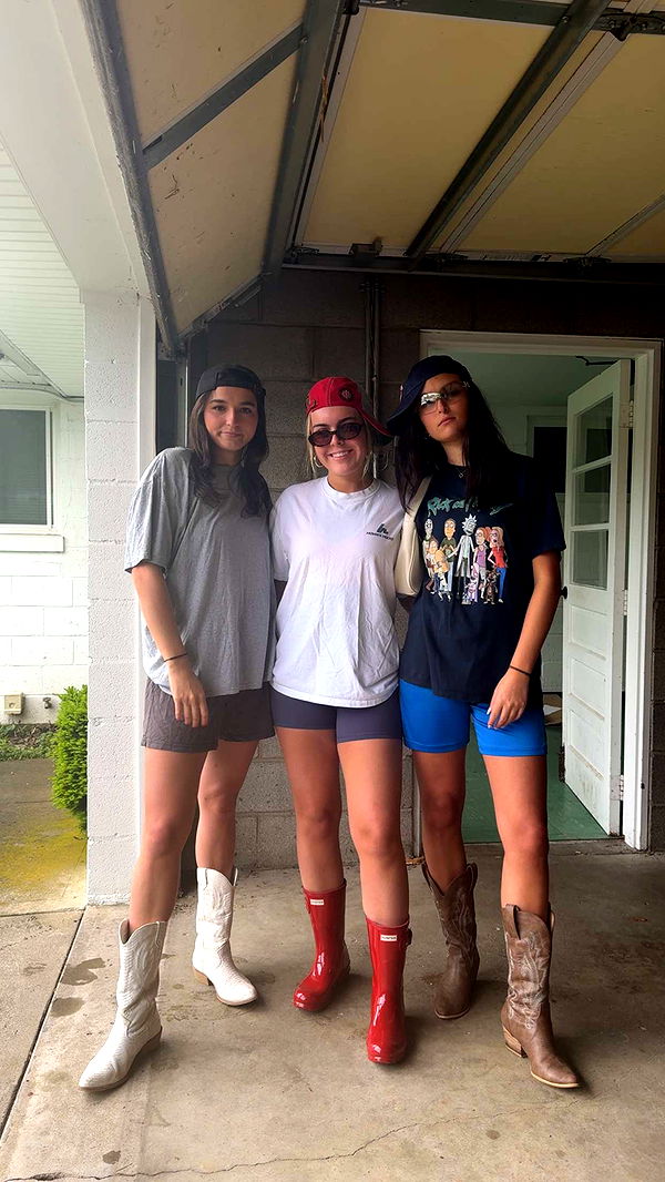 mia_sweitz image ~ Altpins