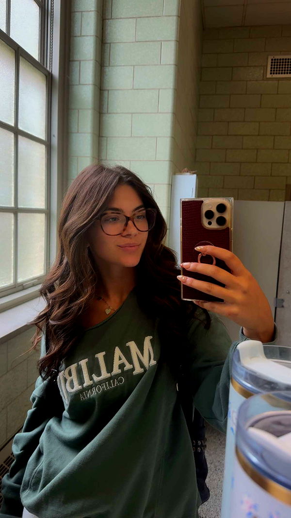 mia_sweitz image ~ Altpins