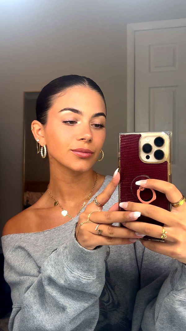 mia_sweitz image ~ Altpins