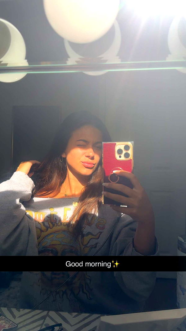 mia_sweitz image ~ Altpins