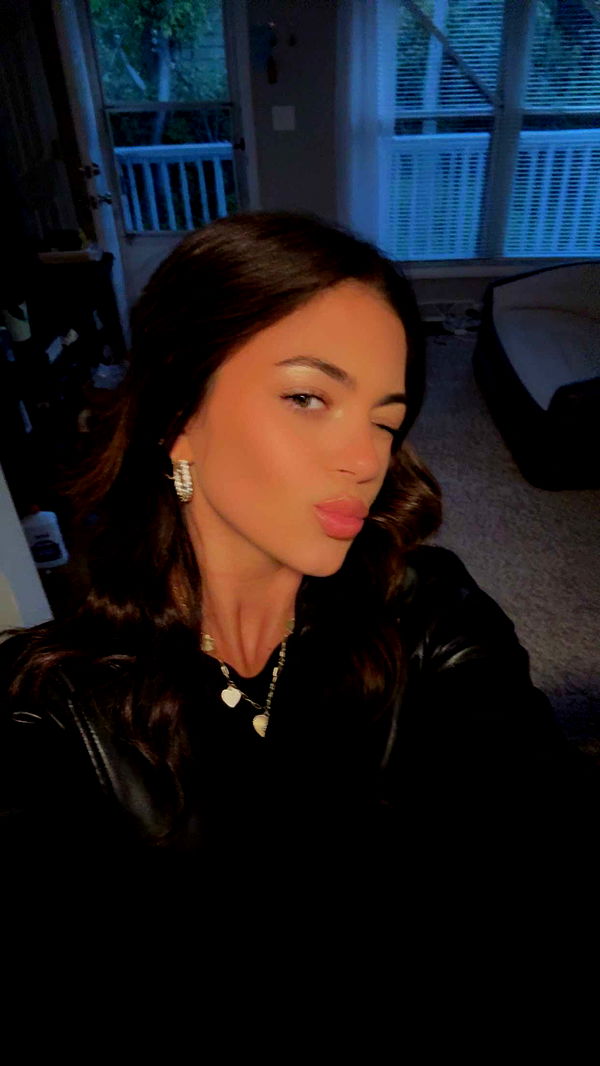 mia_sweitz image ~ Altpins