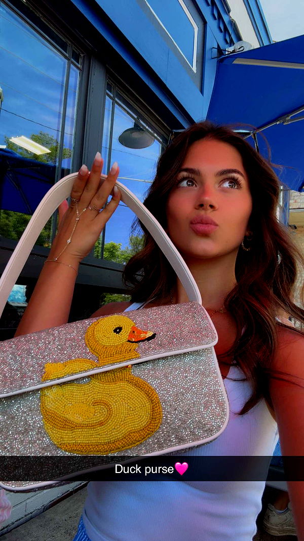 mia_sweitz image ~ Altpins