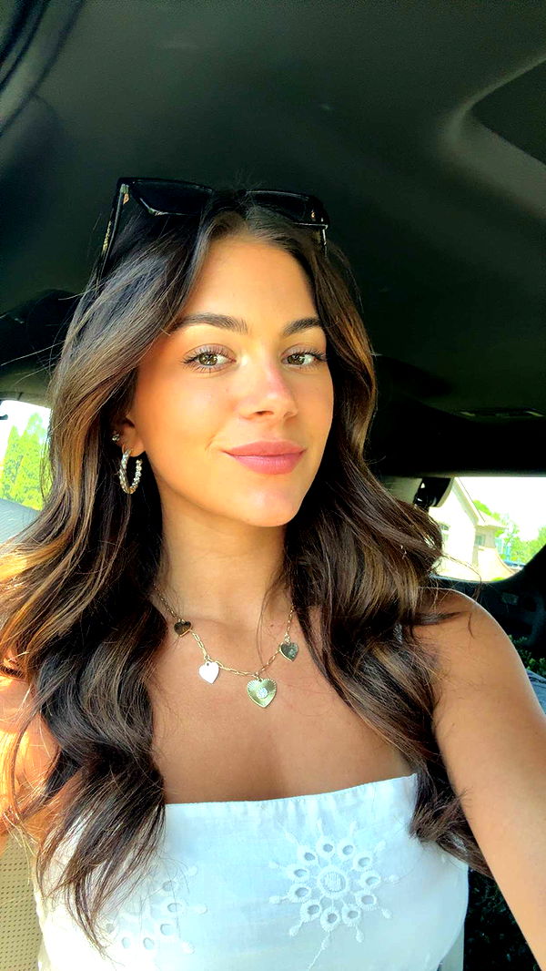 mia_sweitz image ~ Altpins