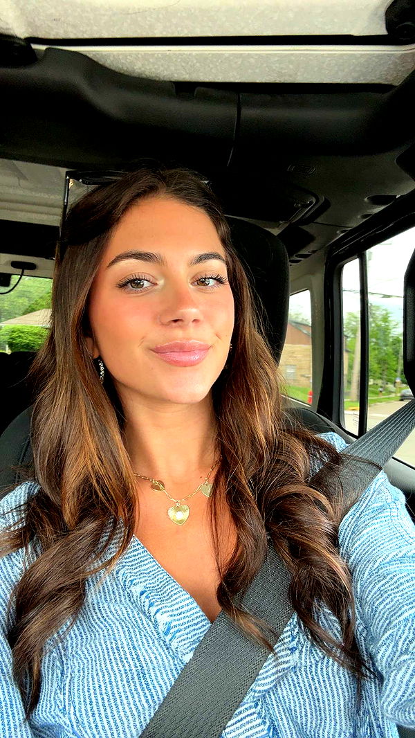 mia_sweitz image ~ Altpins