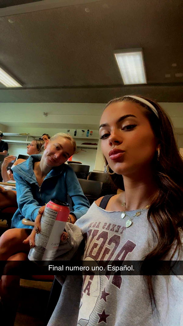 mia_sweitz image ~ Altpins