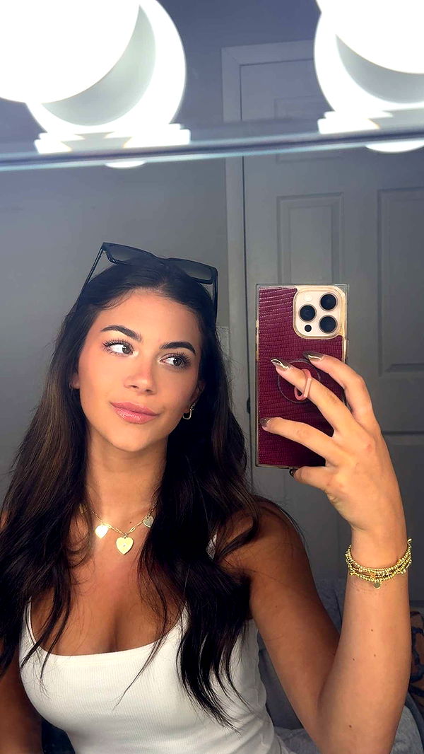 mia_sweitz image ~ Altpins