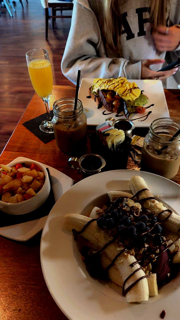 mia_sweitz image ~ Altpins