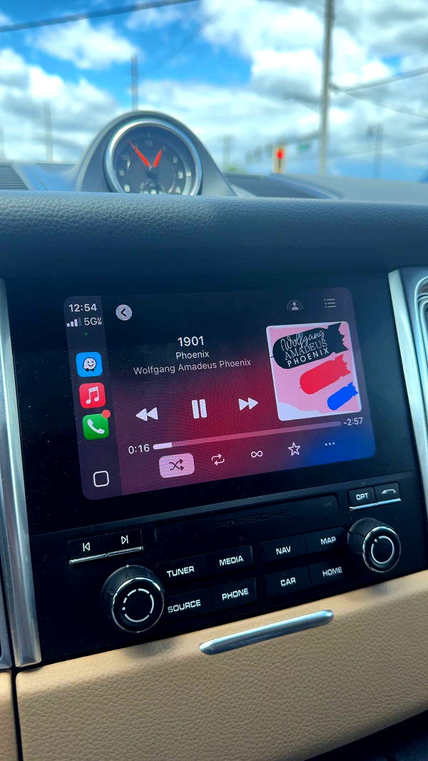 mia_sweitz image ~ Altpins