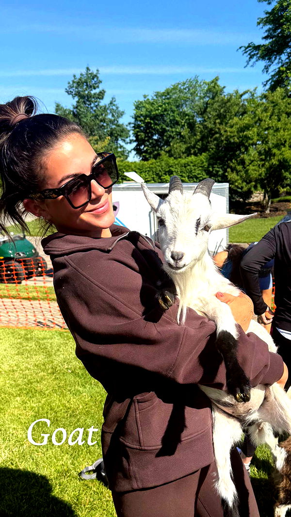 mia_sweitz image ~ Altpins