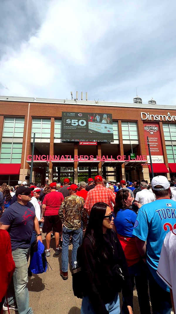 mia_sweitz image ~ Altpins