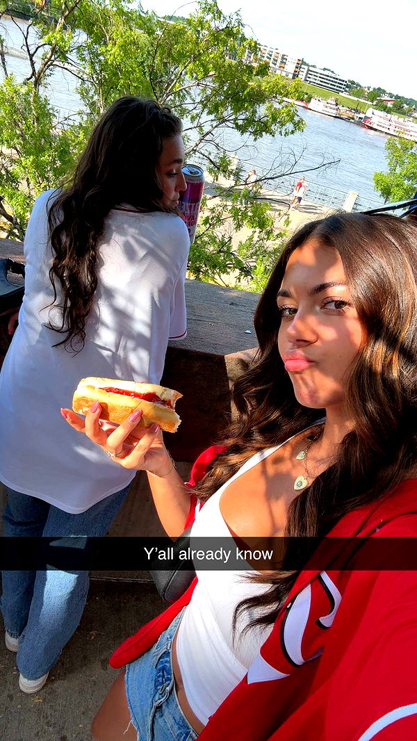 mia_sweitz image ~ Altpins