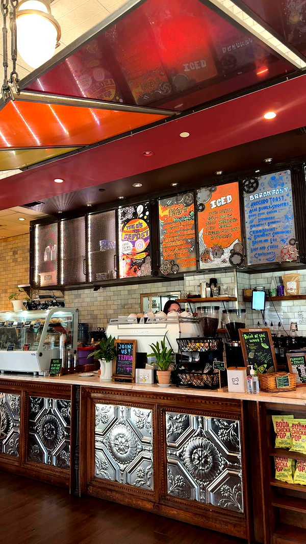 mia_sweitz image ~ Altpins