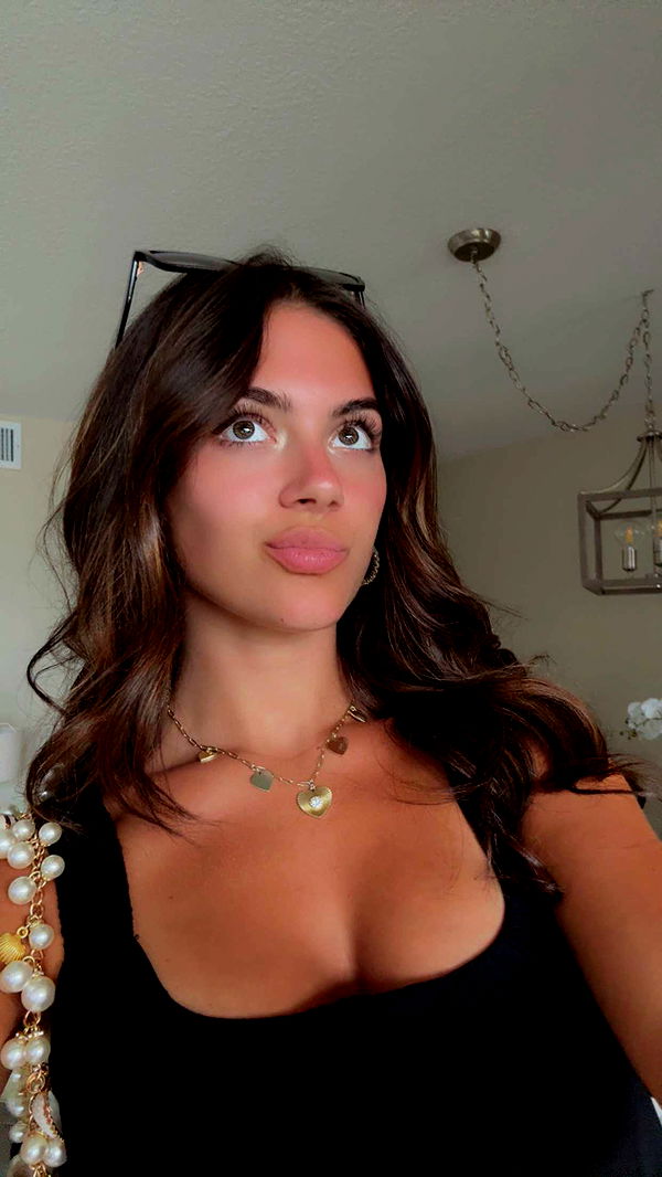 mia_sweitz image ~ Altpins