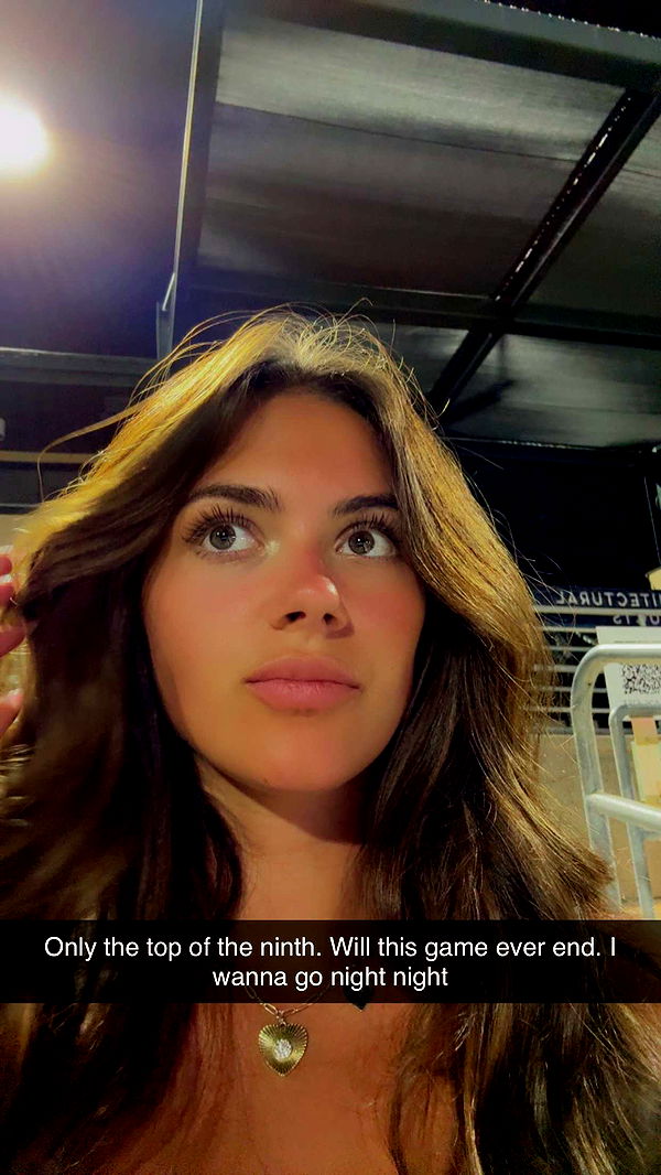 mia_sweitz image ~ Altpins