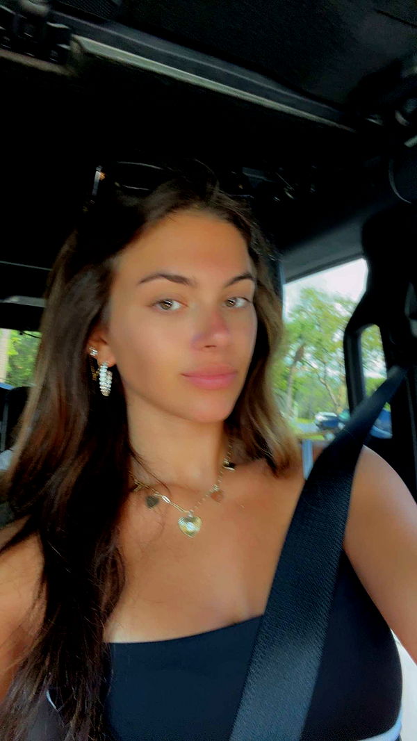 mia_sweitz image ~ Altpins