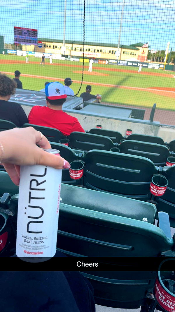 mia_sweitz image ~ Altpins