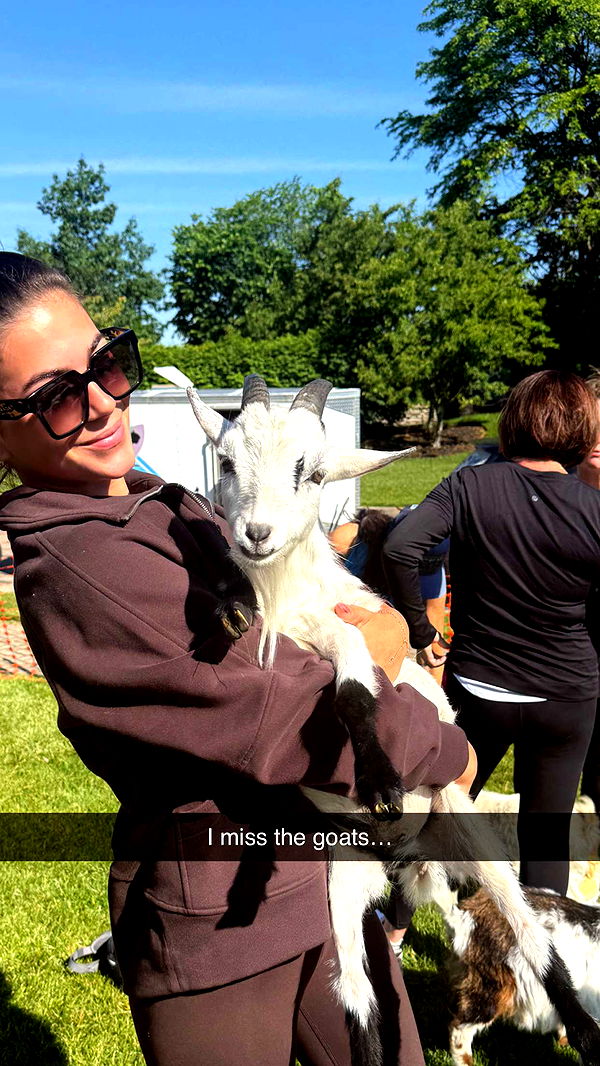 mia_sweitz image ~ Altpins